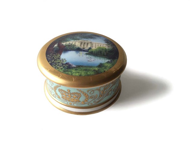 Buckingham Palace Garden Collection Pill-Box